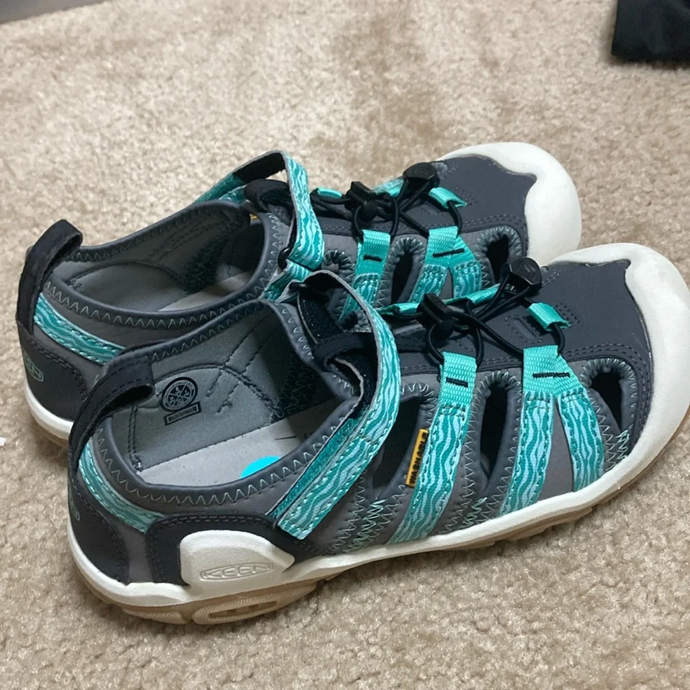 KEEN Kids Gray and Teal Closed-Toe Active Sandals